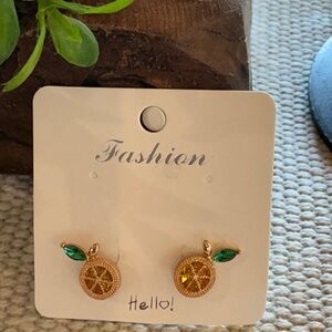 Lemon earrings with green leaves NWT